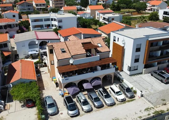 公寓 Morska Vila 维尔